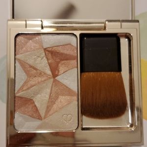 Cle de peau luminizing face enhancer